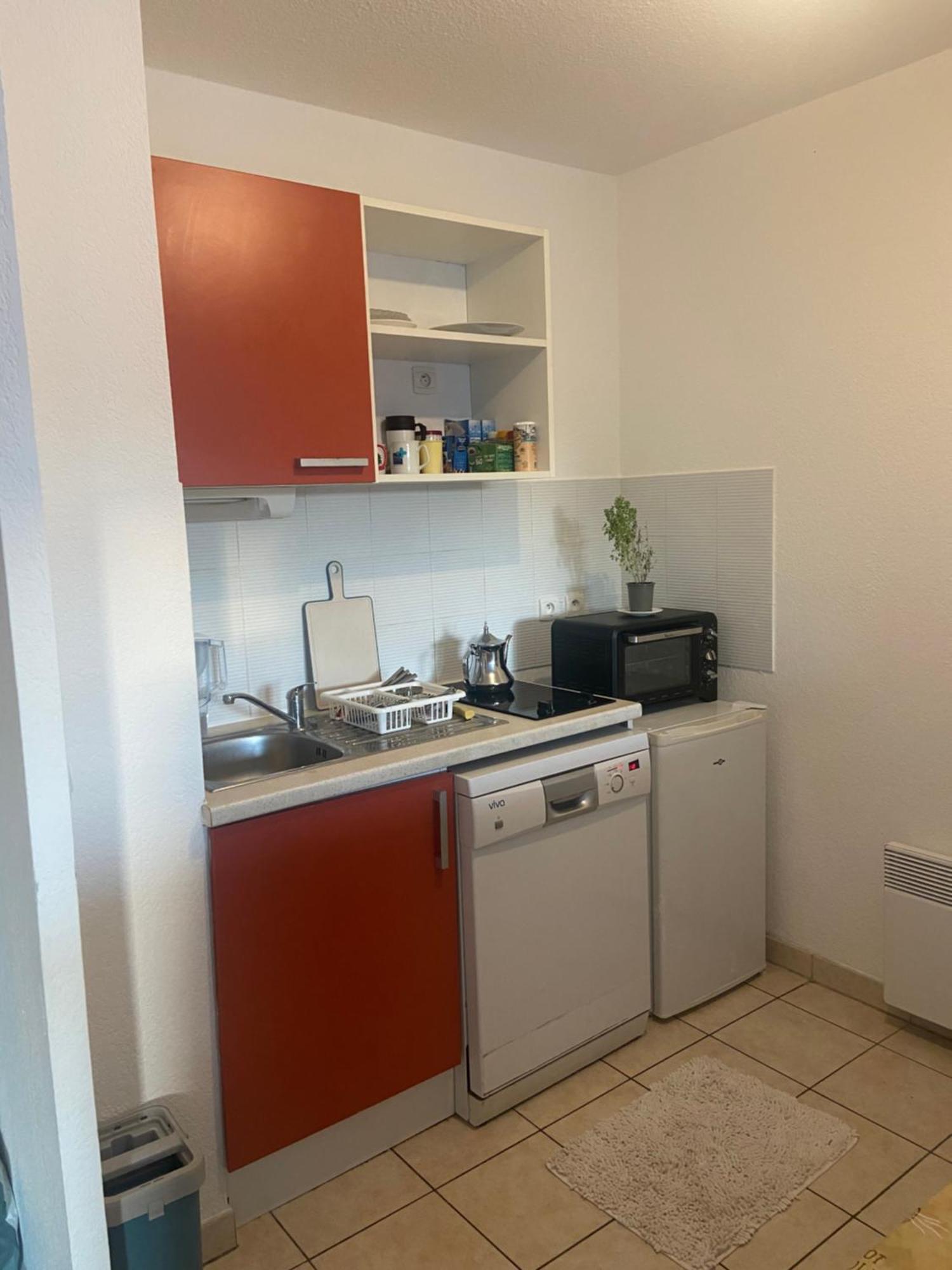 Apparemment Lumineux Proche De La Mer Apartment Безие Екстериор снимка